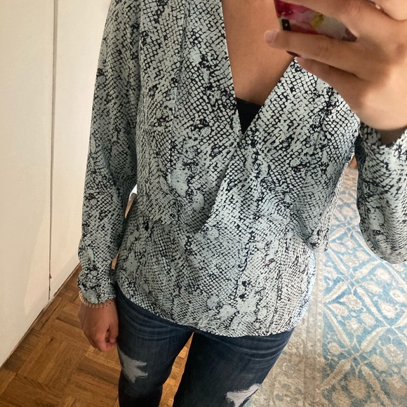 Cooper and Ella Long sleeve blouse size XS - Picture 5 of 5